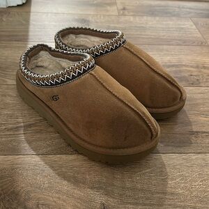 Ugg Tasman slippers